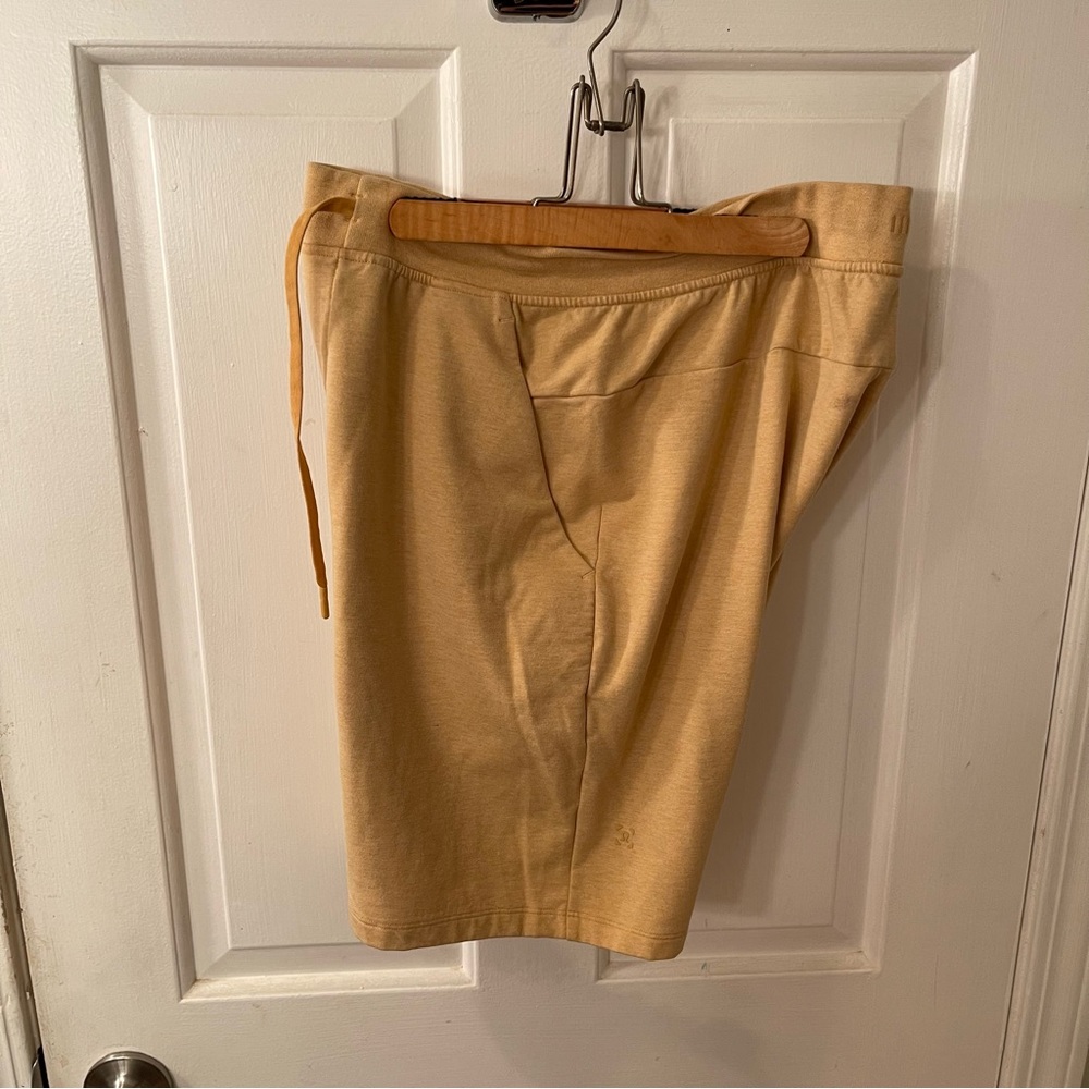 BARELY WORN 9” orange Lululemon city sweat shorts, mens medium.